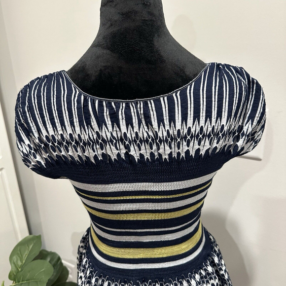 Max Edition Petite XL Puff Sleeve Dress - Picture 8 of 11